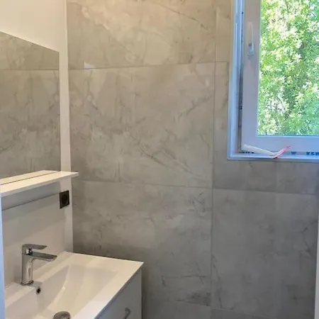 Апартаменты Joli Studio Orangerie